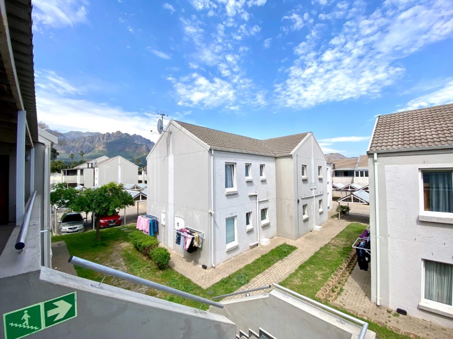 1 Bedroom Property for Sale in Klein Drakenstein Western Cape
